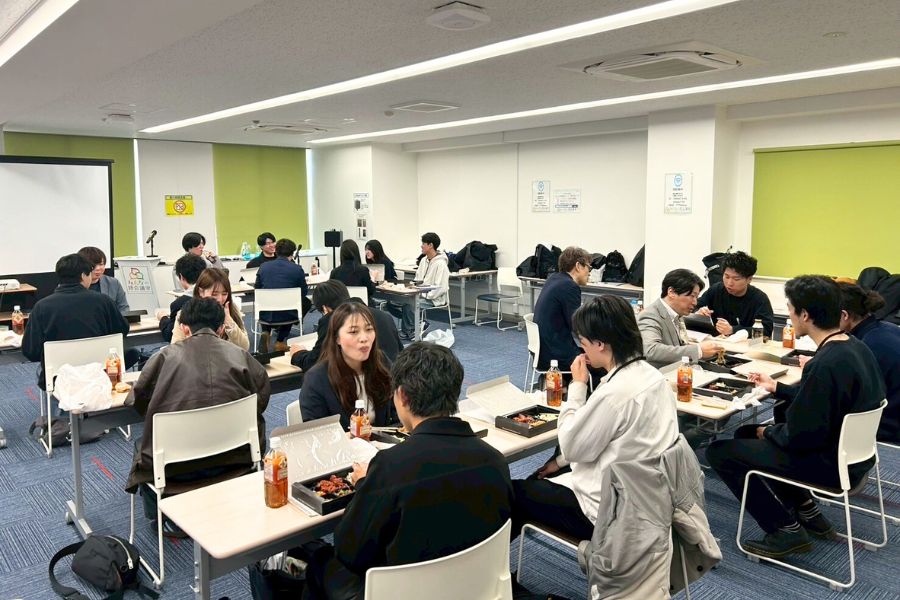 ナゴグルさんお勧めのお弁当を食べながらの懇親会
